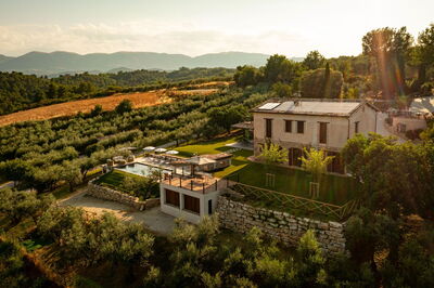 Casale Isidoro, exterior