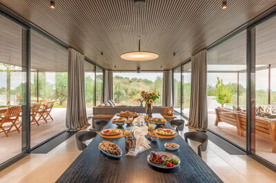 Villa Vea, dining room