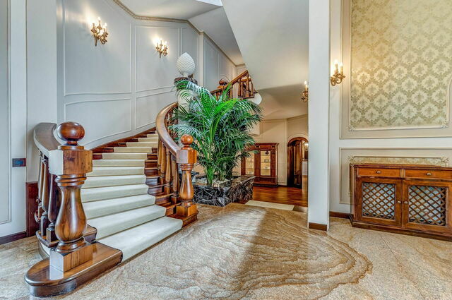 Villa Oria, entrance staircase