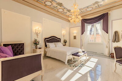 Charming Apartment Cartoni, bedroom