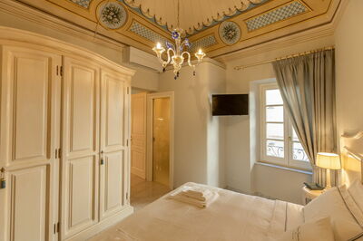 Charming Apartment Cartoni, study