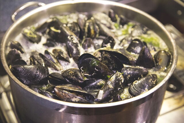 Mussels in a Pot