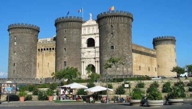 castle in naples