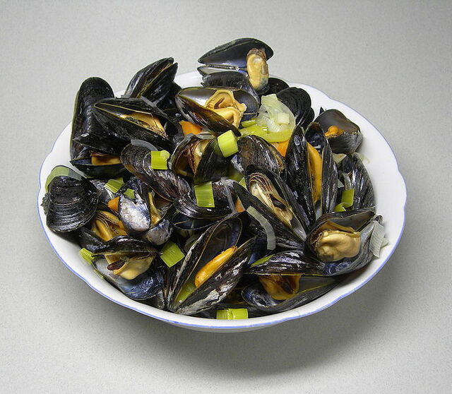 Bowl of mussels