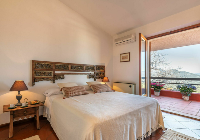 Ruju, Bedroom