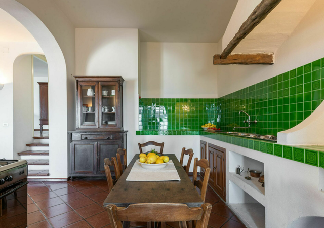 Ruju, Kitchen