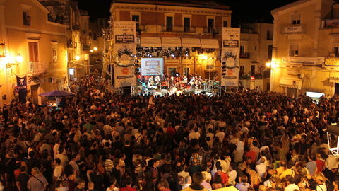 Carpino Folk Festival, crowd