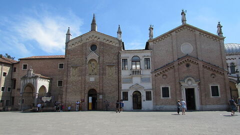 St George's Oratory, Padua (left)