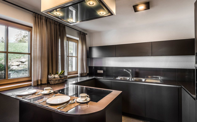 Pia, Kitchen