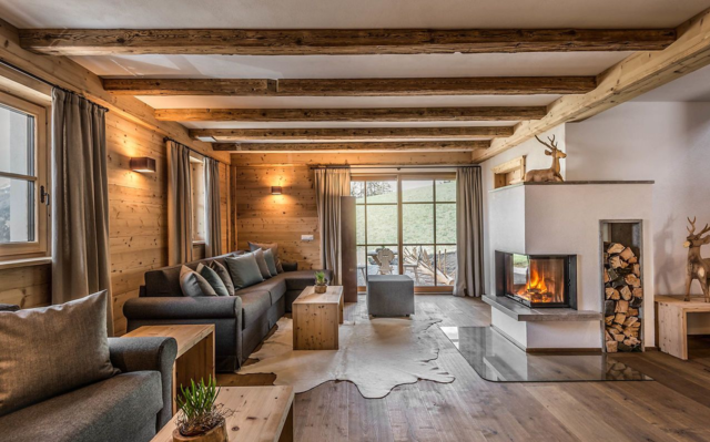 Pia, Living-room