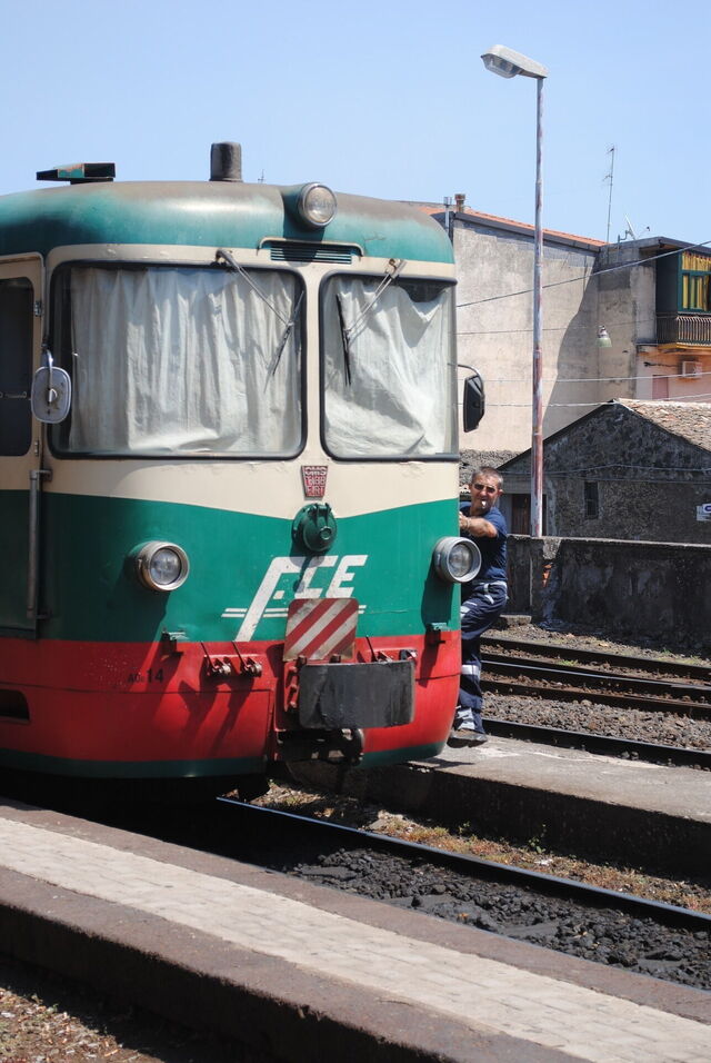 A train on the circumetnea line
