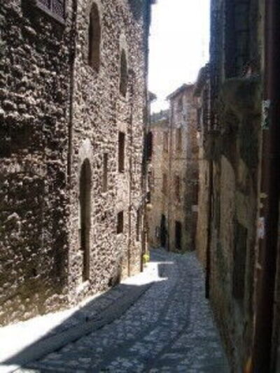 Todi Stradina Centro Storico