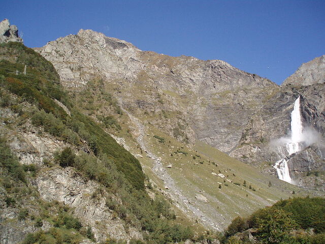Mountains around Cascate del Serio