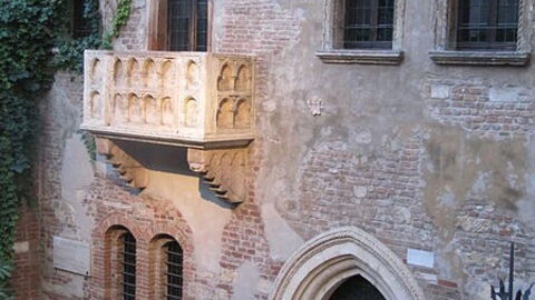 The supposed balcony of Juliet