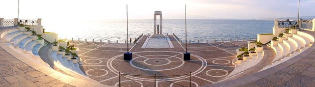 Arena on promenade