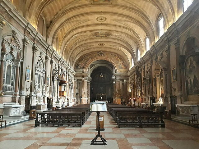 Chiesa di Sant'Eufemia, interior