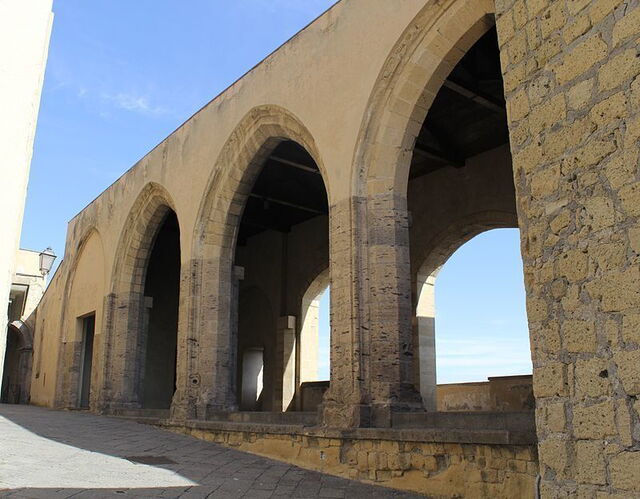Castel dell'Ovo, courtyard