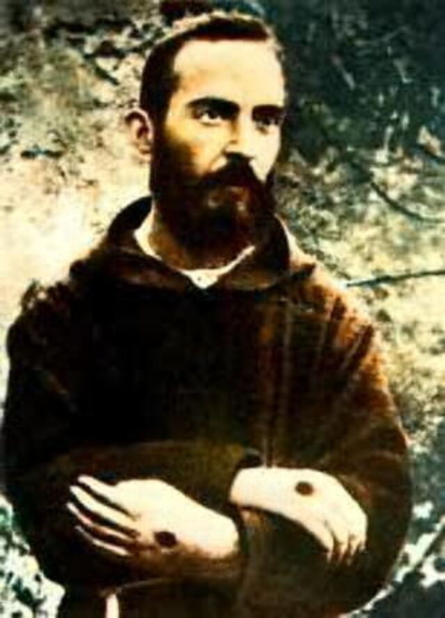 Photo of a young stigmatised Padre Pio