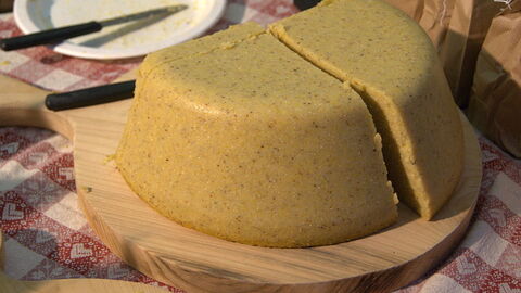Polenta cake