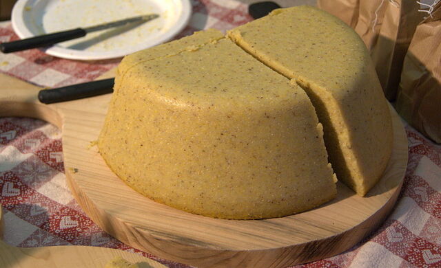 Polenta cake