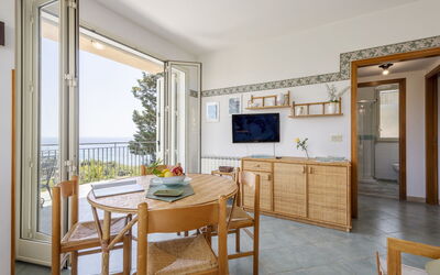 Accommodation:&nbsp;Cicladi Tinos 100.1