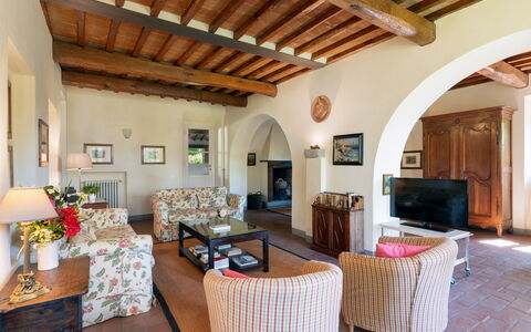 La Forra: Picture Frame, Furniture, Table, Couch, Wood, Interior Design, Architecture, Floor, Living Room, Flooring