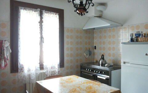 Appartamento Porretta Terme: Countertop, Room, Property, Furniture, Ceiling, Floor, Interior Design, Tile, Kitchen, Building