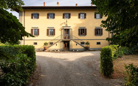 Villa Paola: Residential Area, Home, Door, Estate, Yard, Lawn, Garden, Hacienda, Landscaping, Villa