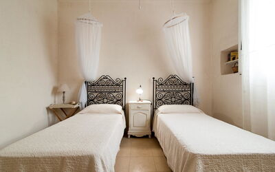 Accommodation:&nbsp;Apartment 1