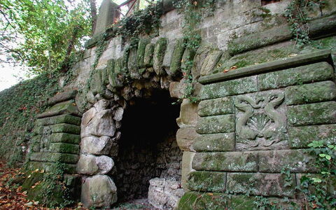 Villa Del Conte: Ruins, Wall, Stone Wall, Rock, Tree, Building, Outcrop, Architecture, House, Formation