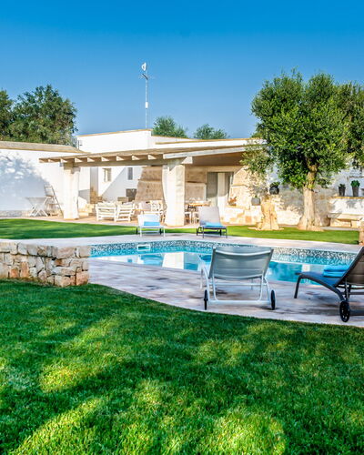 Trulli Itaka: Property, Building, Estate, Real Estate, House, Residential Area, Architecture, Grass, Swimming Pool, Home
