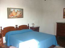 Accommodation:&nbsp;1203