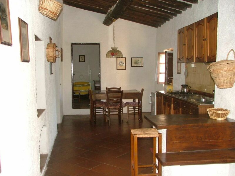 Accommodation:&nbsp;1203