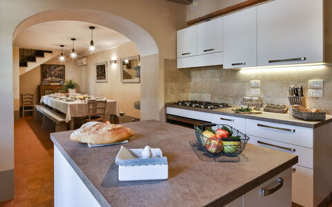 Case Sant'anna: Countertop, Property, Room, Kitchen, Furniture, Cabinetry, Interior Design, Building, Home, House