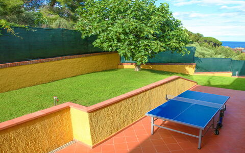 Villa Il Poggiolo Apartments - Diano Marina: Grass, Property, Table, Furniture, Tree, Real Estate, Plant, Room, Landscape, Leisure