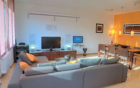 Villa Il Poggiolo Apartments - Diano Marina: Room, Property, Furniture, Living Room, Interior Design, Building, Floor, House, Real Estate, Wall