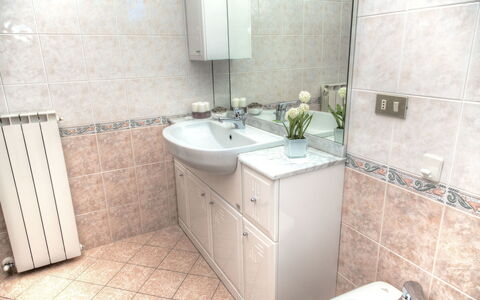 Casa Ilaria - Diano Marina: Bathroom, Property, Tile, Room, Floor, Wall, Interior Design, Real Estate, Tap, Architecture