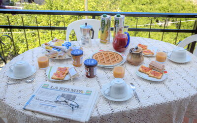 Accommodation:&nbsp;Flowers Of Andora - Lilla