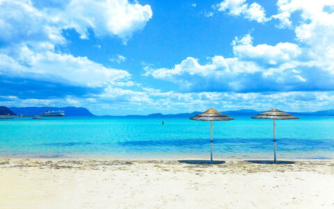 Golfo Aranci Ortensia Apartments: Sky, Body Of Water, Beach, Sea, Ocean, Blue, Vacation, Shore, Turquoise, Coast