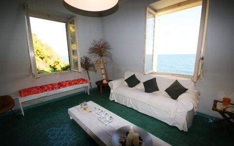 Accommodation:&nbsp;Ginestra