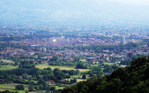Casa Farfalla: Daytime, Nature, Horizon, Landscape, Residential Area, Ecoregion, Hill, Grassland, Highland, Plain