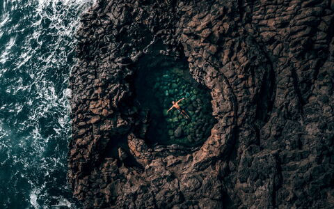 Terre Di Bea Cottage By The Sea Cefalu': Water, Bedrock, Electric Blue, Rock, Soil, Pattern, Wind Wave