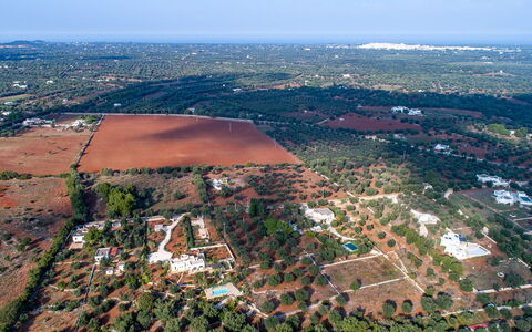 Villa Cristina: Sky, Natural Landscape, Land Lot, Urban Design, Tree, Plain, Residential Area, Landscape, City