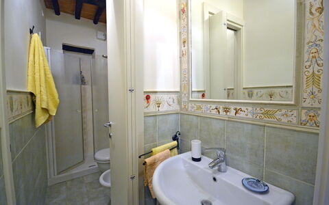 Appartamento Passerini: Bathroom, Room, Property, Sink, Bathroom Accessory, Tap, Interior Design, Plumbing Fixture, Bathroom Cabinet, Bathroom Sink