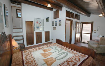 Bedroom Allocco: Property, Room, Building, House, Furniture, Floor, Ceiling, Interior Design, Real Estate, Bedroom