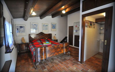 Accommodation:&nbsp;Bedroom Allocco