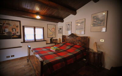 Accommodation:&nbsp;Bedroom Allocco
