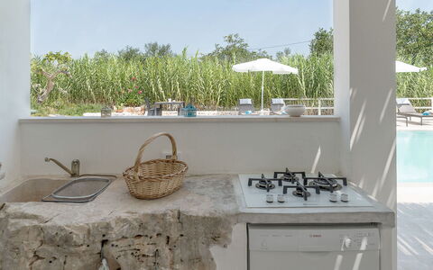 Trullo Oak: Plant, Property, Sky, Countertop, Kitchen Stove, Shade, Interior Design, Kitchen, Plumbing Fixture, Floor