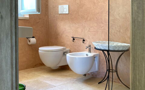Trullo Oak: Brown, Plumbing Fixture, Property, Building, Bathroom, Toilet Seat, Bathroom Sink, Toilet, Purple, Tap