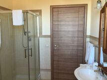 etna-view-holiday-house-3-trecastagni-catania-multiproprieta-bathroom